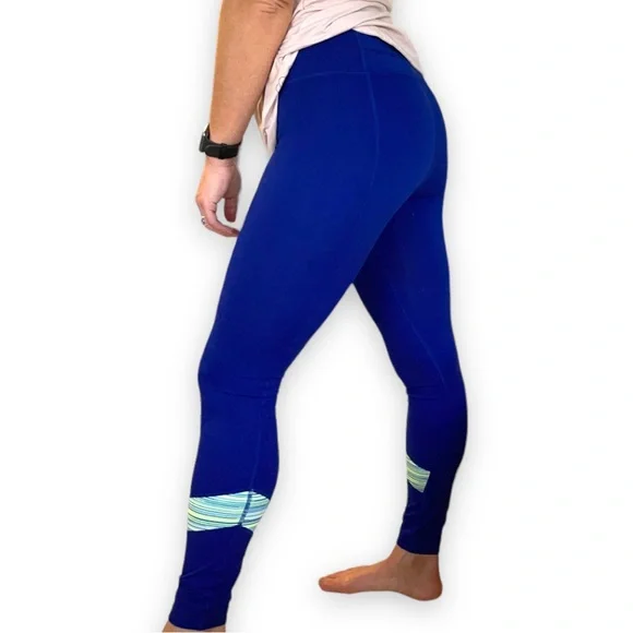 EUC Under Armour Size Med - Picture 1 of 5